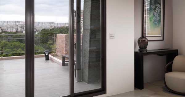 Трехдорожечные двери